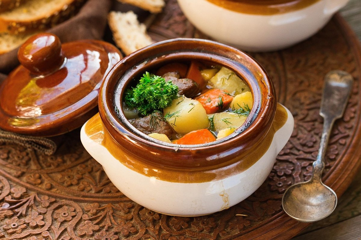 Жаркое в горшочках с курицей и картошкой в духовке – 6 пошаговых рецептов