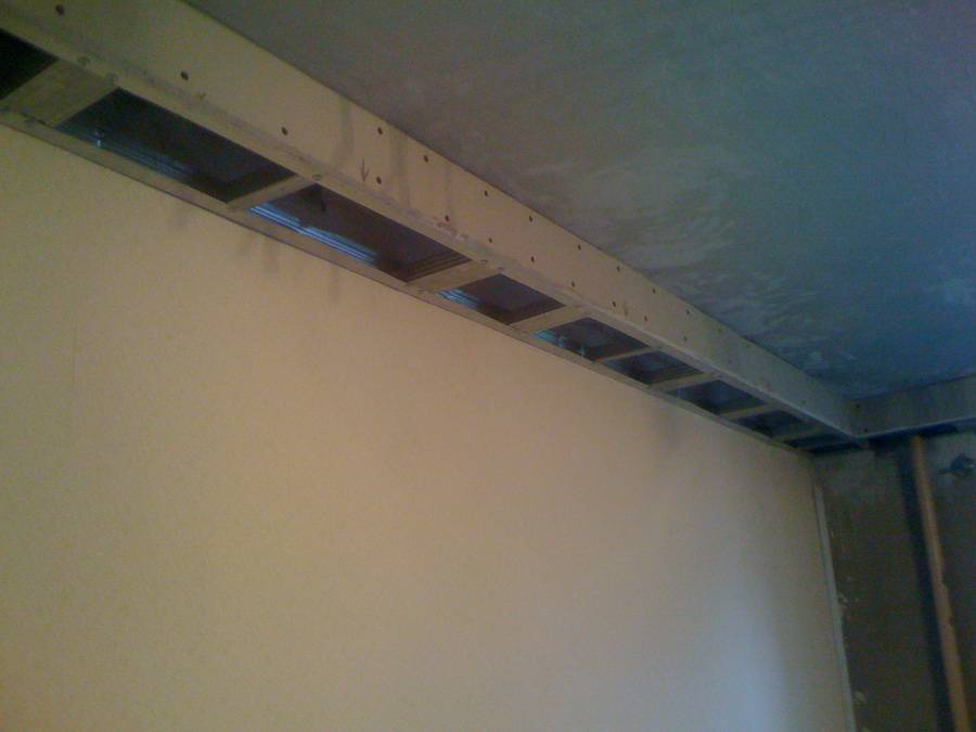 Как крепить натяжной потолок к гипсокартону?
