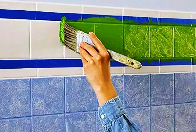 Краска для плитки в ванной: можно ли использовать, как выбрать и покрасить