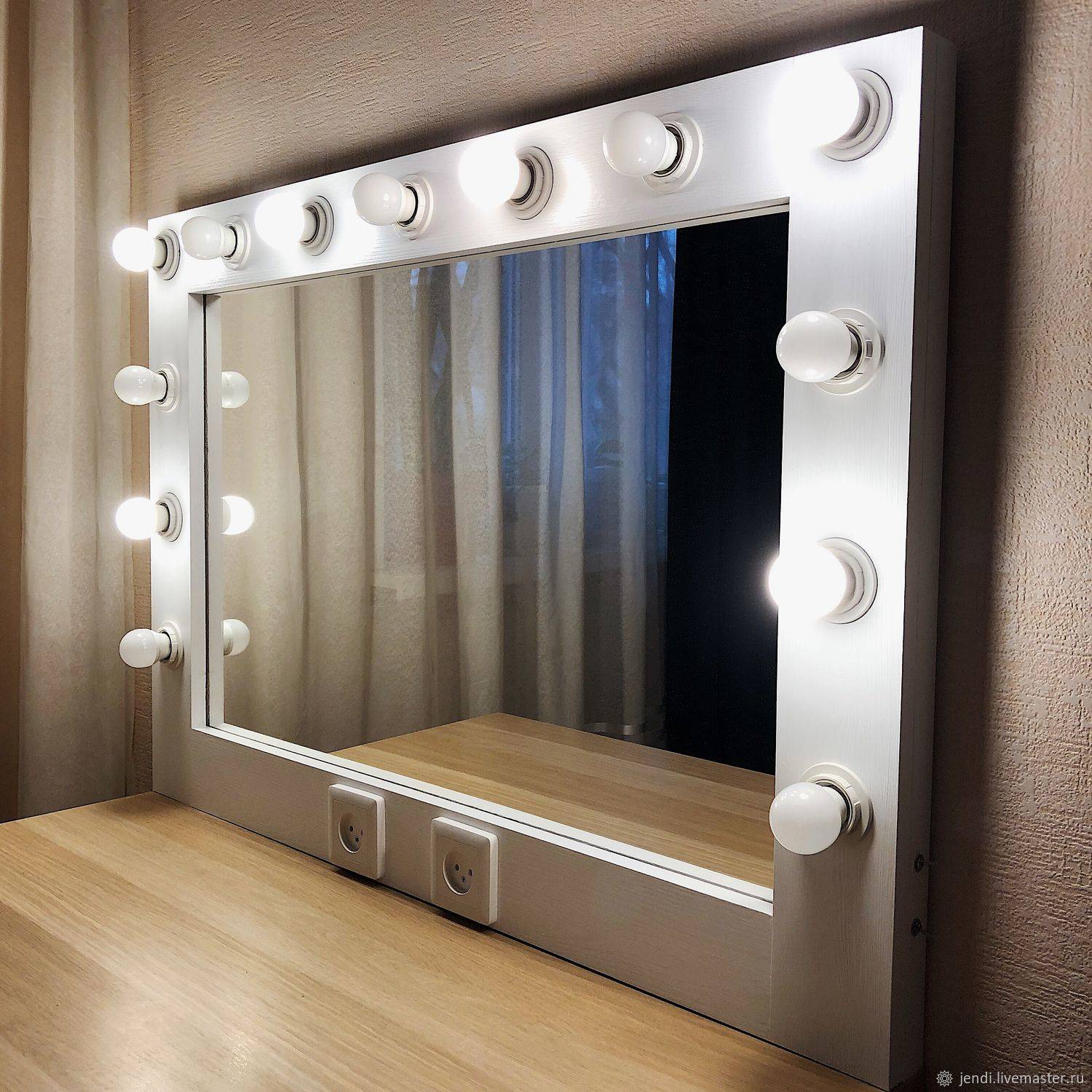 Гримерное зеркало с лампочками: делаем с умом своими руками и усовершенствуем