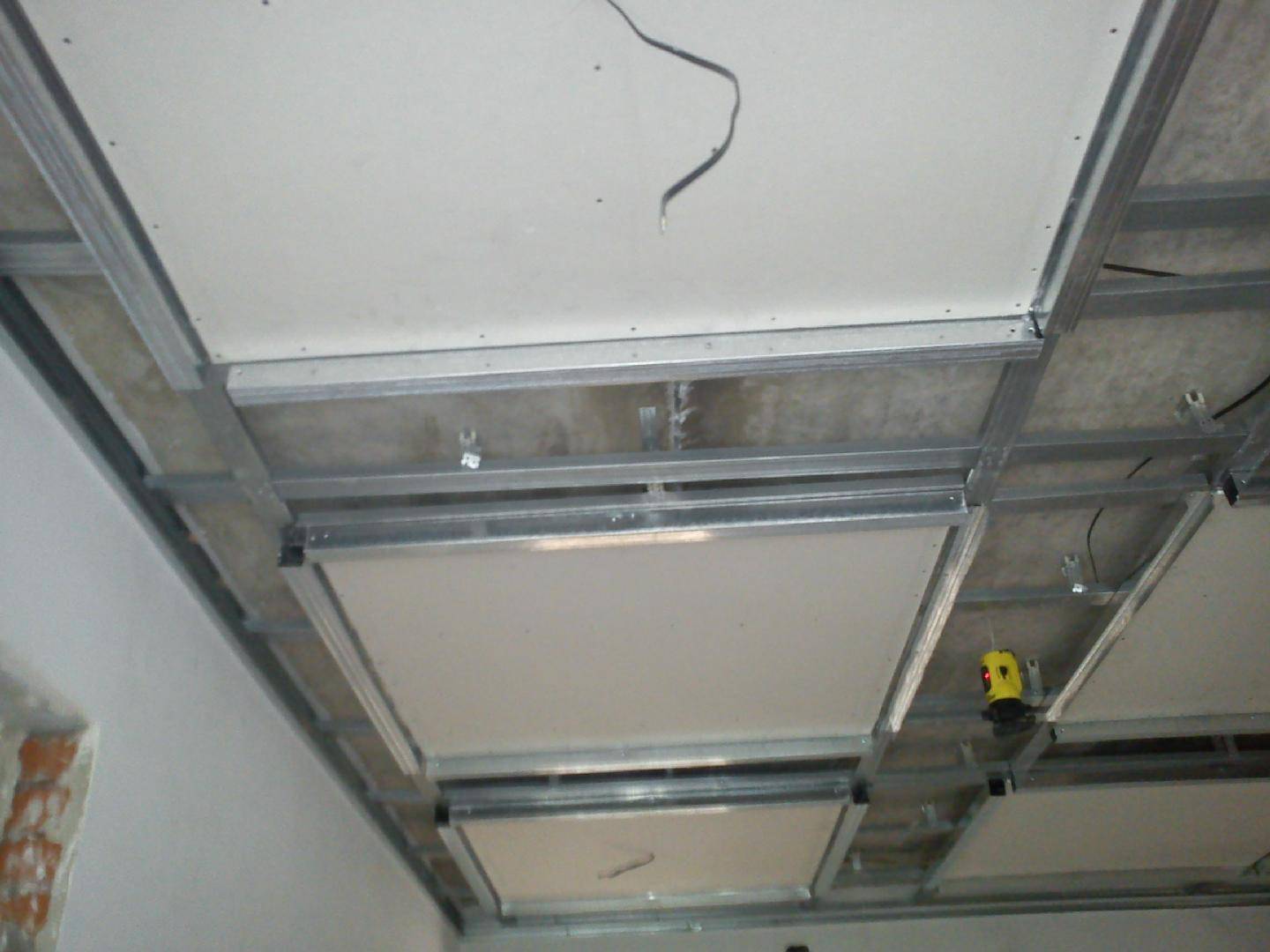 Как делать потолок из гипсокартона - подробная инструкция!