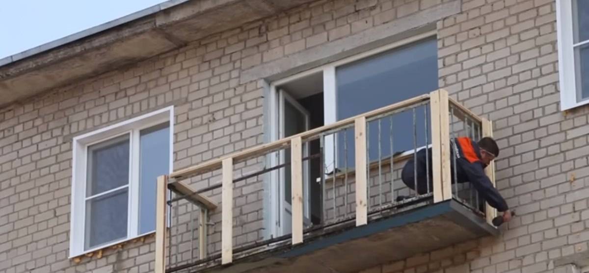 Обшивка сайдингом балкона изнутри и снаружи своими руками: пошаговая инструкция