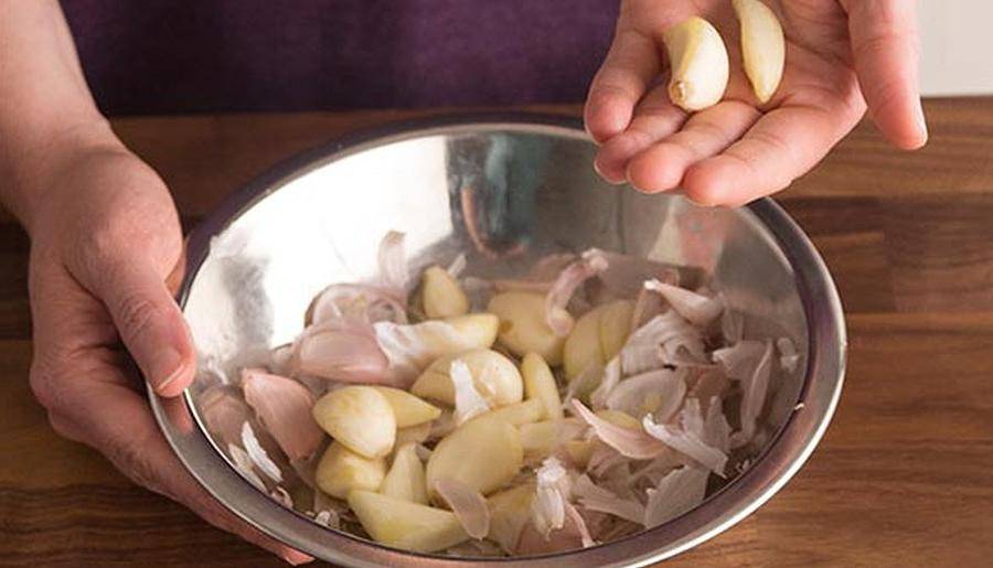 Секреты китайского искусства очистки чеснока