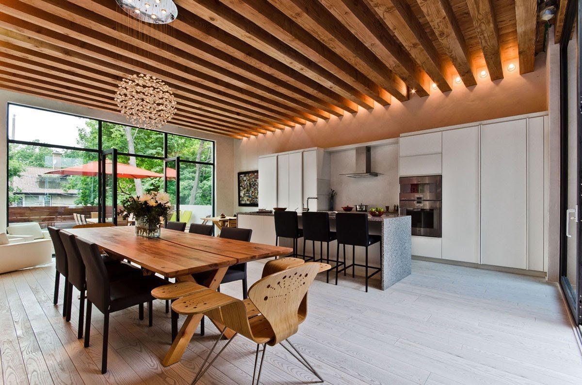 Деревянный потолок в интерьере квартиры и деревянного дома, на кухне, в гостиной и спальне, дизайн потолка