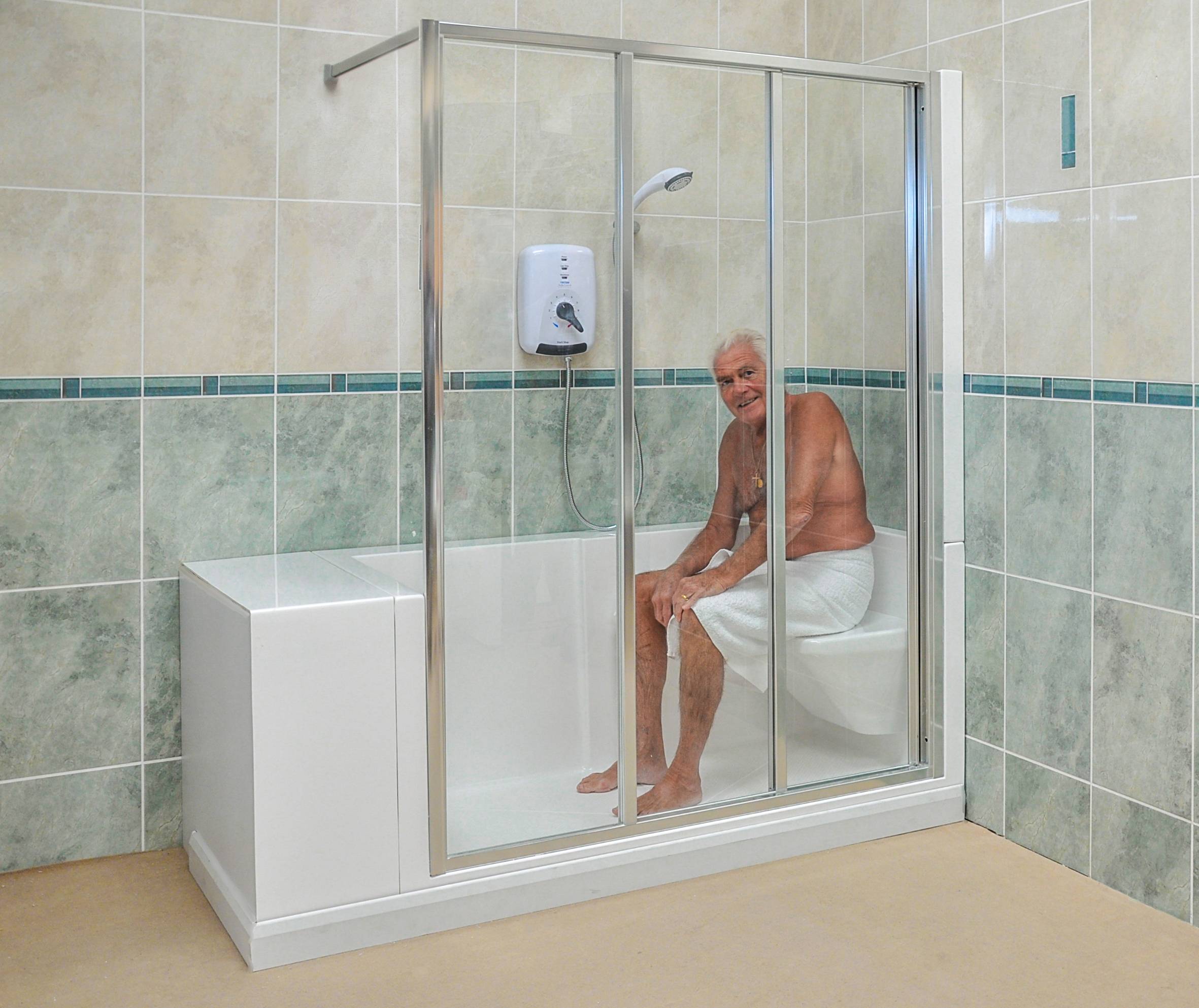 Ванна-кабина для пожилых людей Gemy gg246