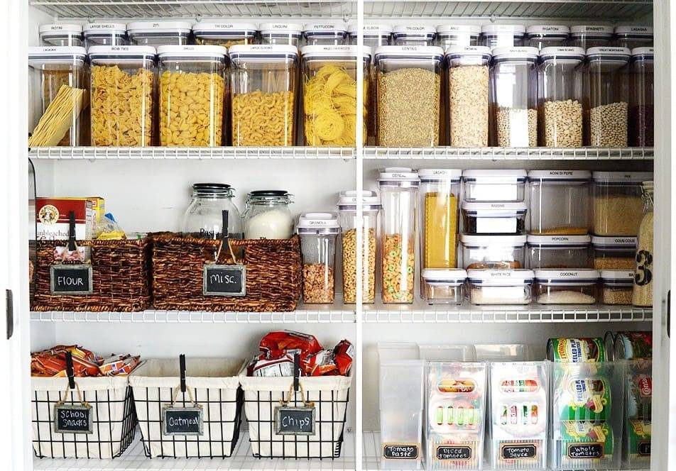 Советы по хранению продуктов: что убрать в холодильник, а что можно оставить прямо на столе?