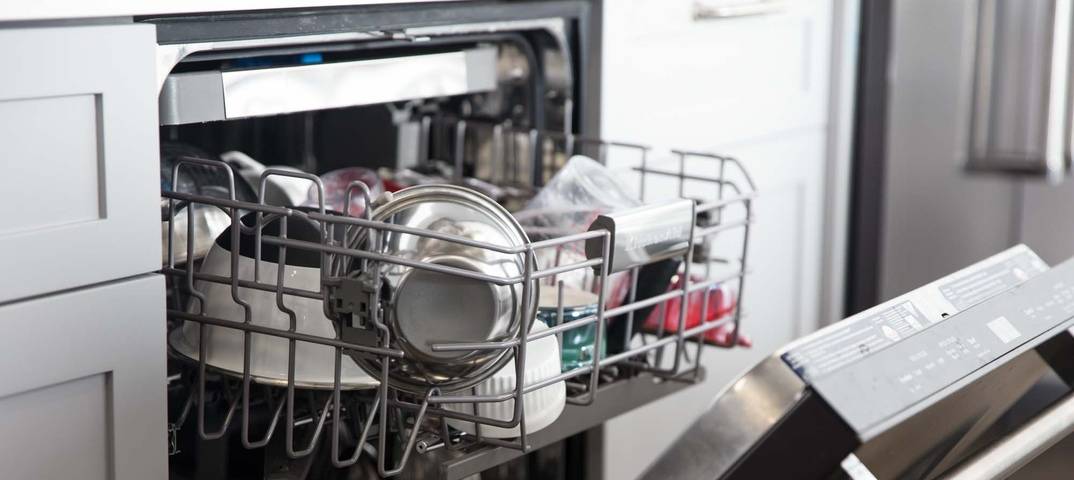Кастрюли можно мыть в посудомойке. Стеклянная форма в посудомоечной машине. Стерилизуют банки в посудомоечной машине. Запрещено мыть в посудомоечной машине. Что нельзя мыть в посудомоечной машине.