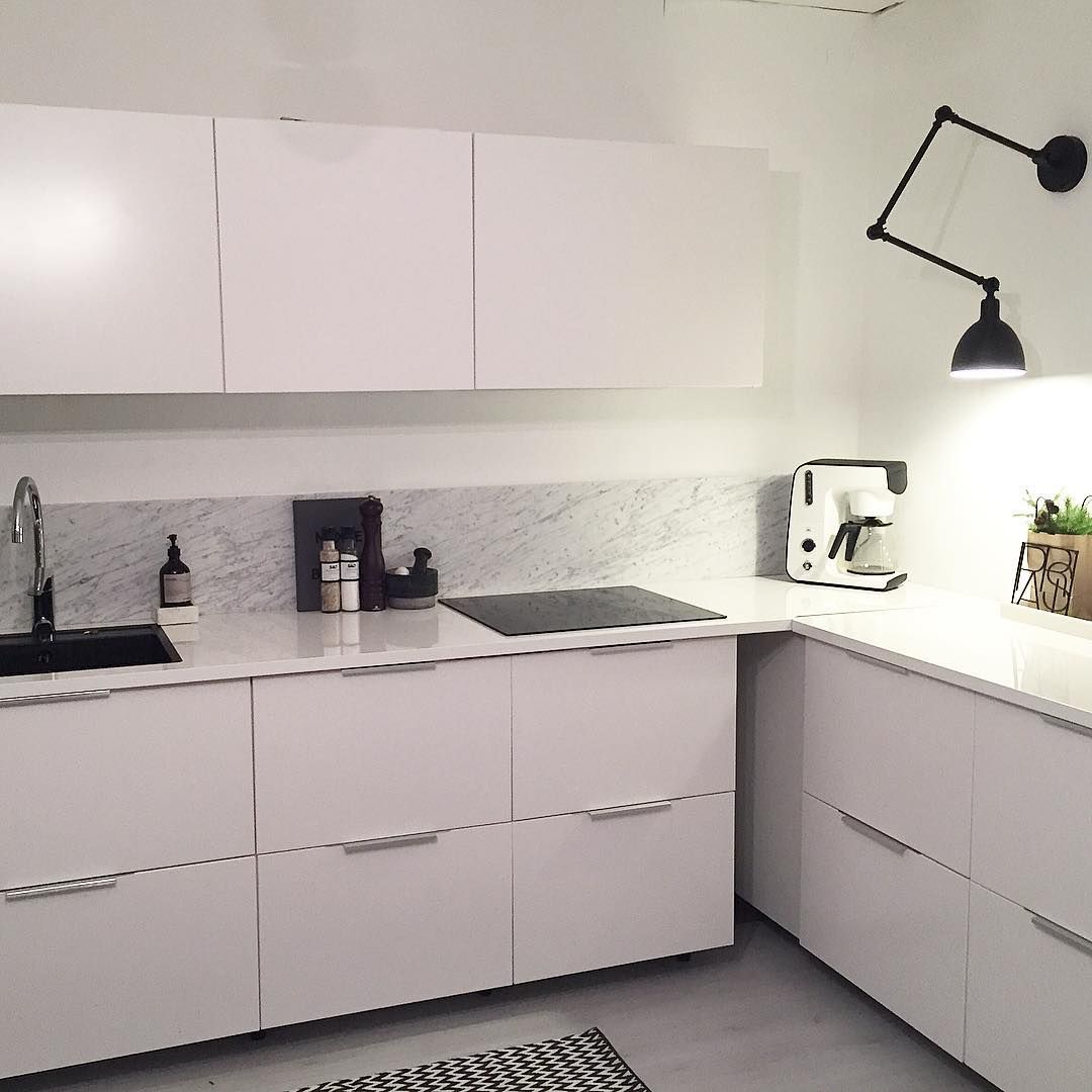 Белая глянцевая кухня ikea (фото) - dachnyeidei.ru
