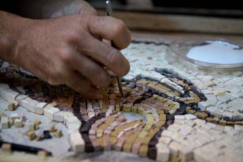Как плиточная мозаика укладывается своими руками