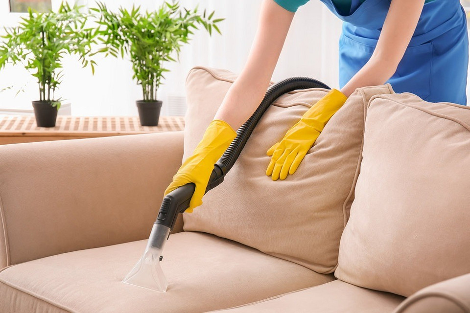 Как надолго избавиться от пыли на мебели, в квартире, домашних условиях: средства для уборки