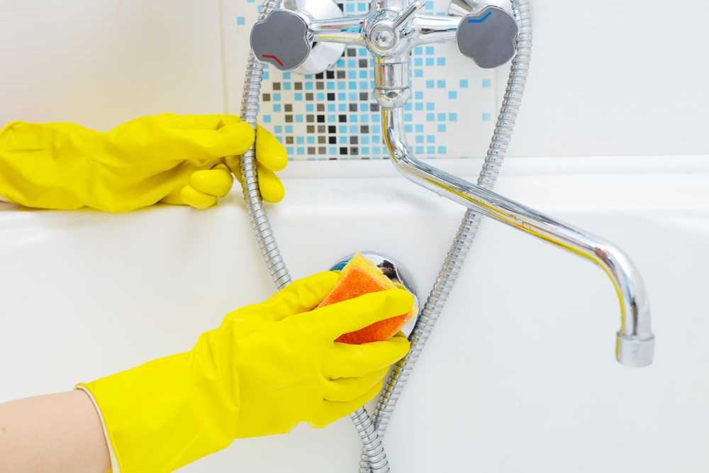 Как постирать шторку для ванной и избавить ее от желтизны, известкового налета и грибка?