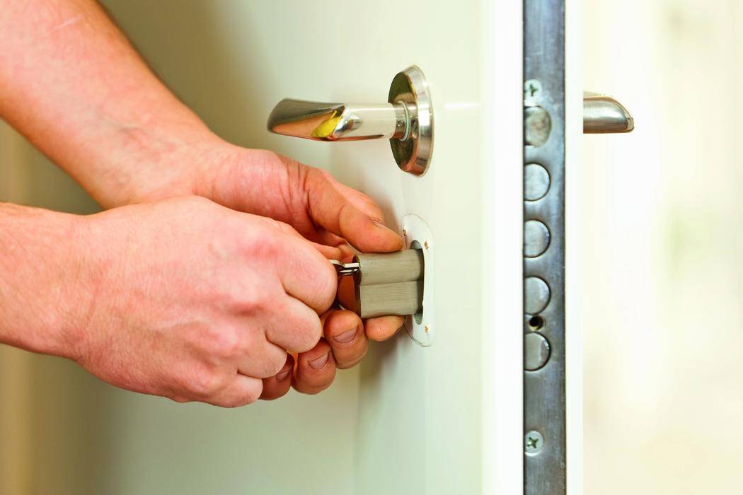 Замена личинки и замка в металлической двери своими руками | онлайн-журнал о ремонте и дизайне