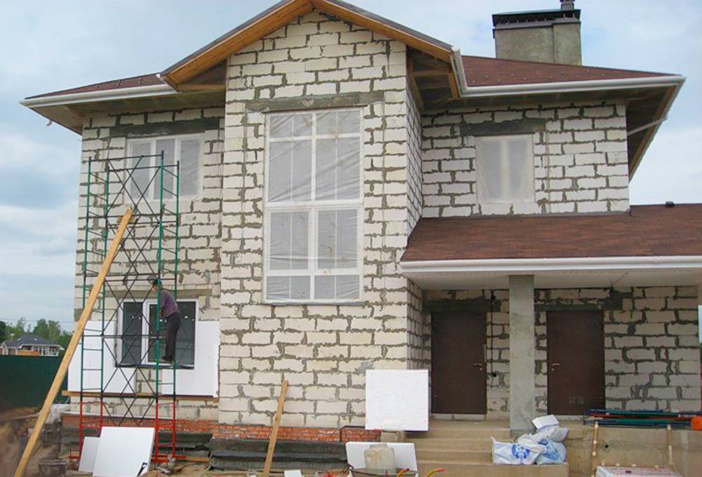 Варианты отделки и утепления фасада частного дома из газобетона