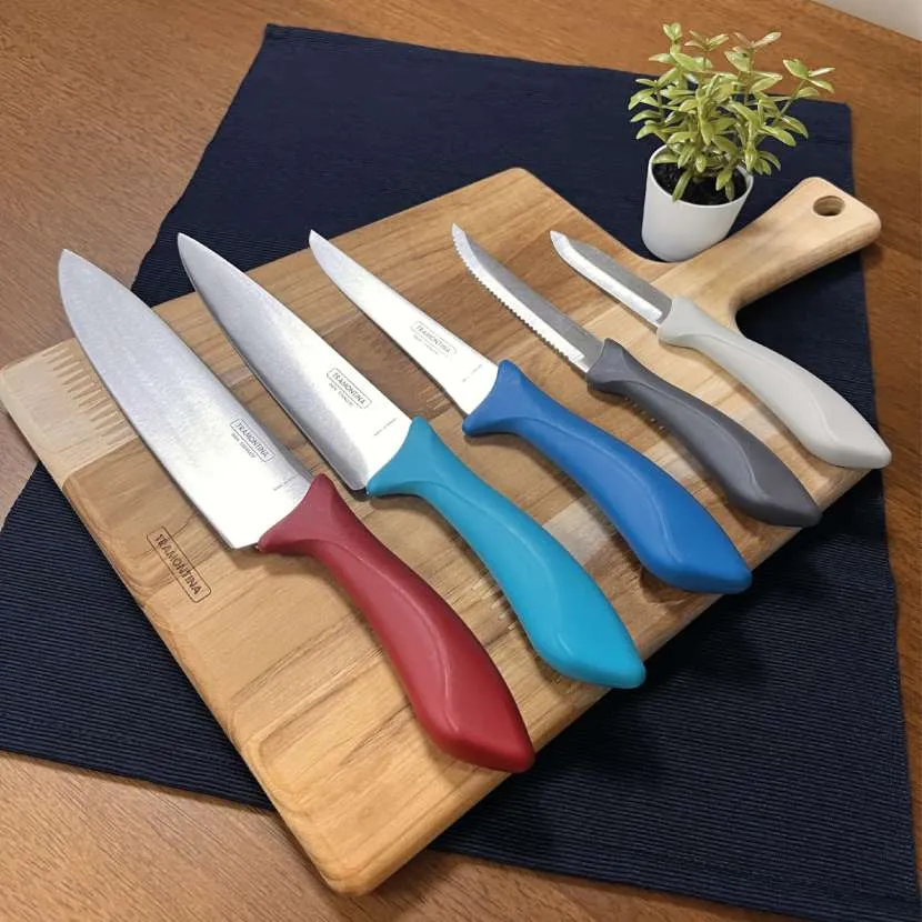 Рейтинг кухонных ножей хорошего качества. Нож Трамонтина. Качественные ножи для кухни рейтинг. Самый лучший нож для суши. Самый хороший материал для нож какой.