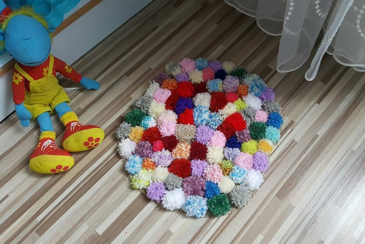 Изготовление коврика для ванной. необходимые материалы и варианты исполнения