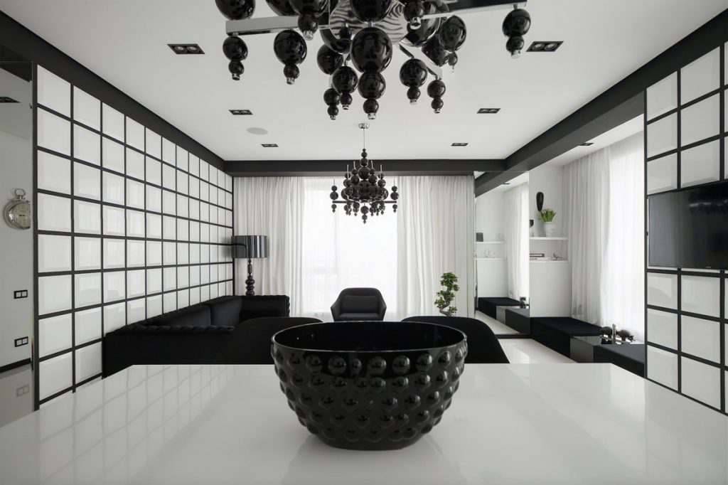 Натяжной черно-белый потолок (33 фото): преимущества сочетания черного и белого цветов в интерьере частного дома, варианты дизайна потолочной поверхности в коридоре и других помещениях квартиры