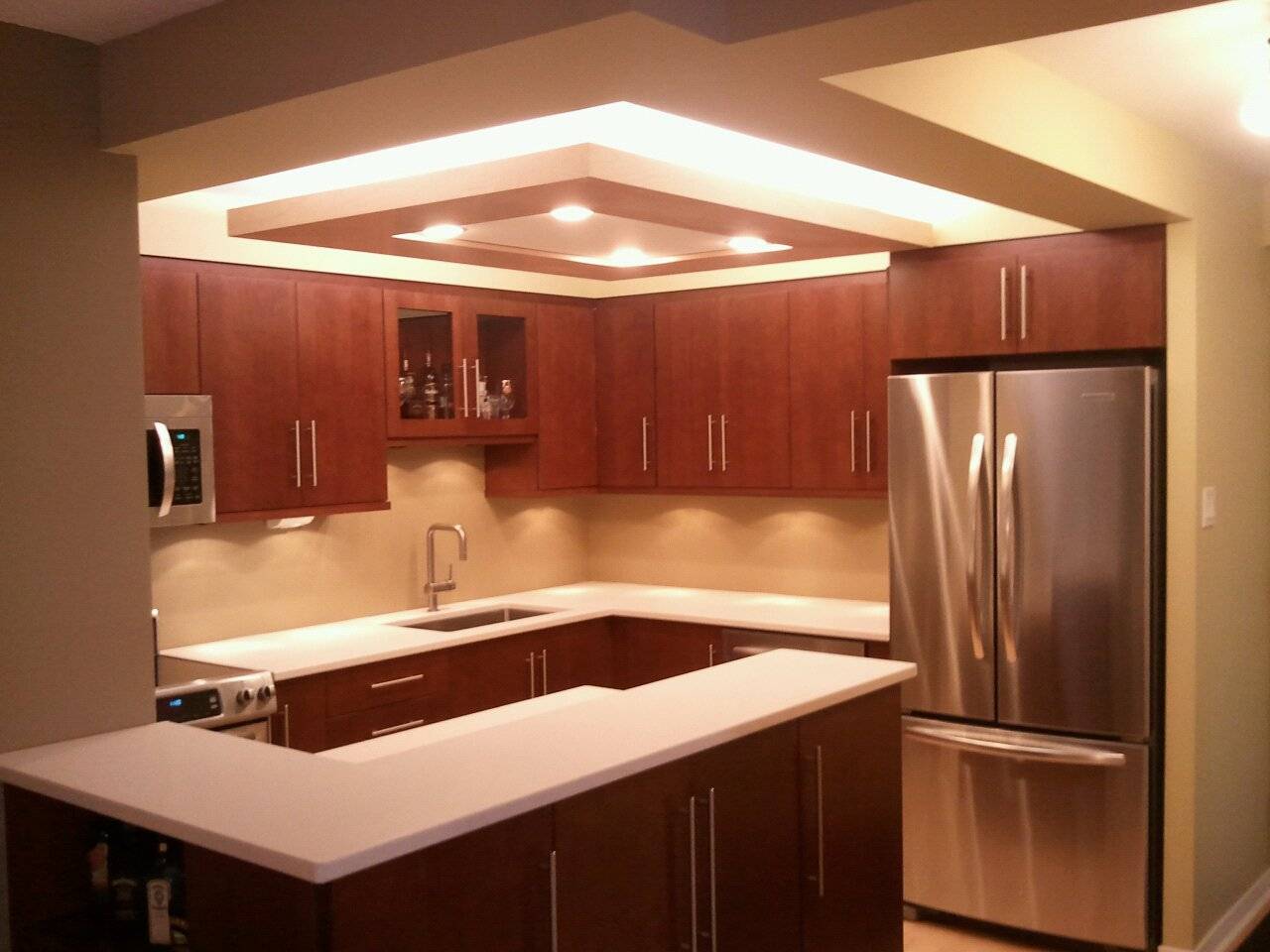 Потолок из гипсокартона на кухне: преимущества и недостатки гипсокартона. лучшие идеи дизайна потолка на кухне с фото-обзорами