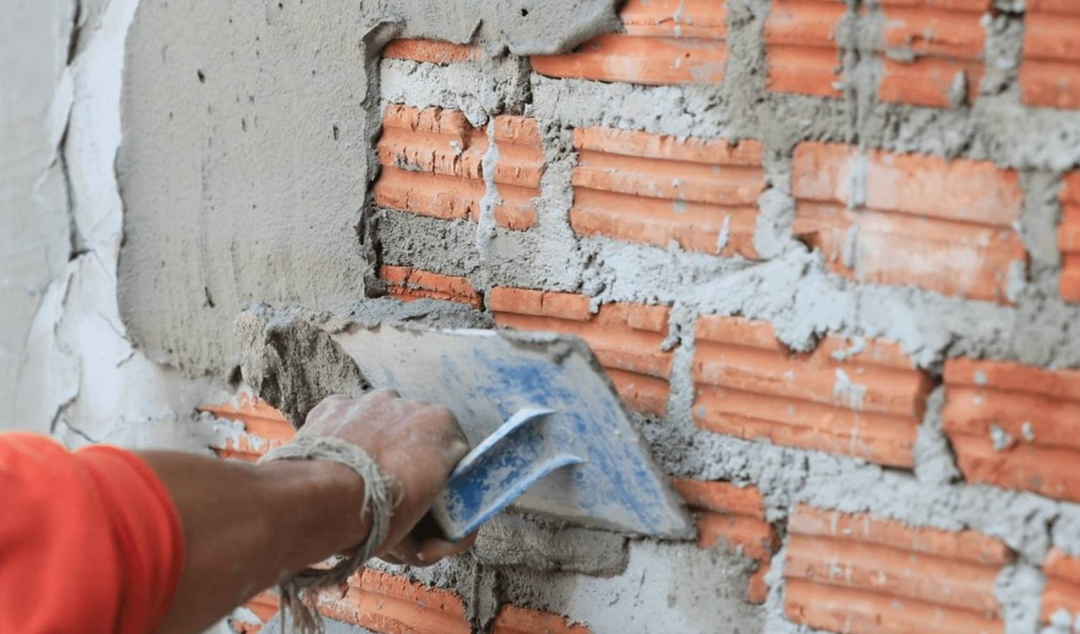 Какую штукатурку для стен выбрать — рейтинг гипсовых, цементных и известковых смесей