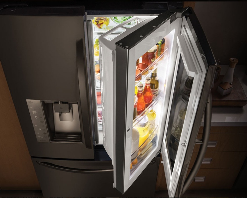 Сравнение холодильников с использованием стеклянных дверей: основные характеристики и преимущества
