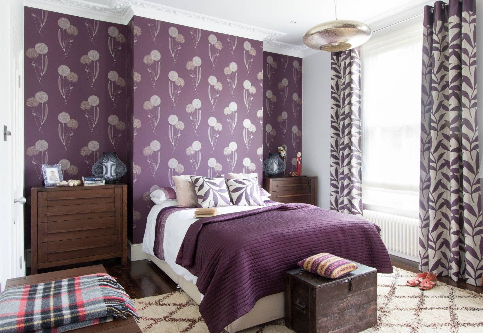 Варианты дизайна спальни с комбинированными обоями: эффектные примеры (+70 фото)