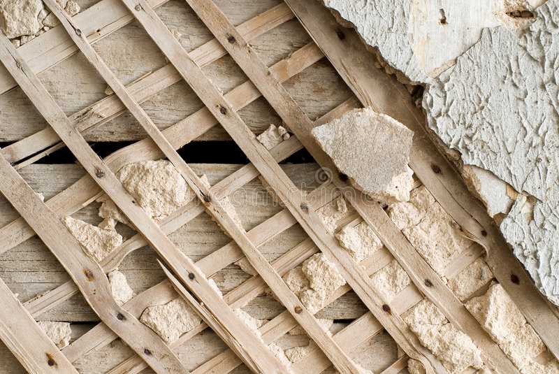 Особенности штукатурки деревянных стен внутри дома. советы по нанесению раствора на стены +фото