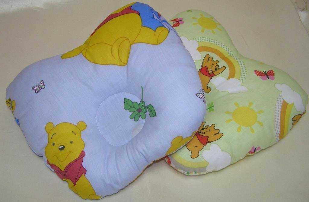 Какую подушку купить ребенку. Подушка для новорожденных. Ортопедическая подушка для новорожденных. Подушечка для новорожденного. Детские ортопедические подушки для новорожденных.