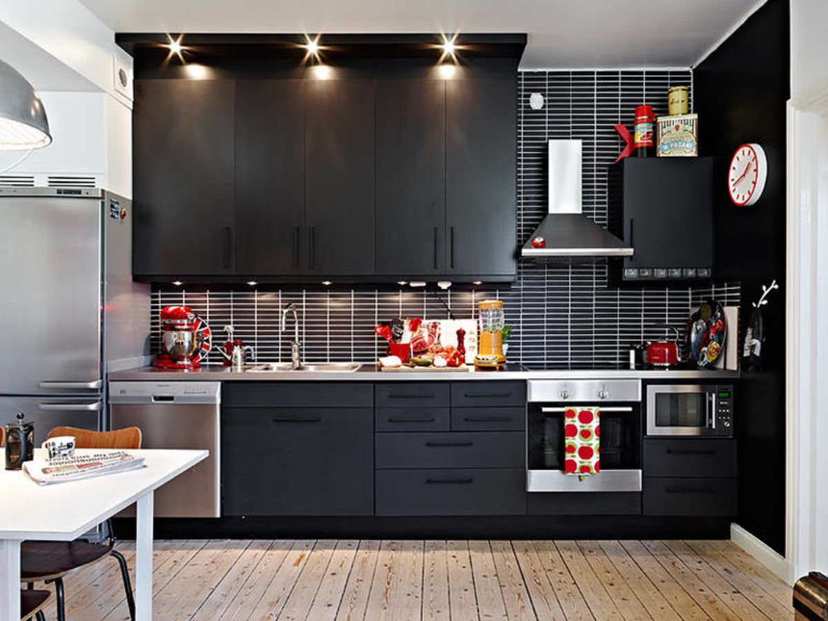 Черная кухня: 4 минуса,сочетание со вторым цветом,фото в интерьере