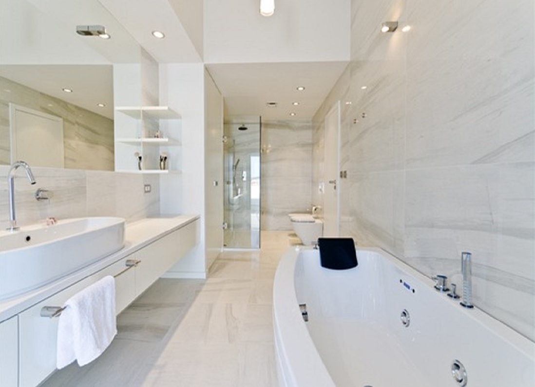 Светлая современная ванная комната. Современная светлая ванная. Стильная светлая ванная комната. Ванная в светлых тонах.