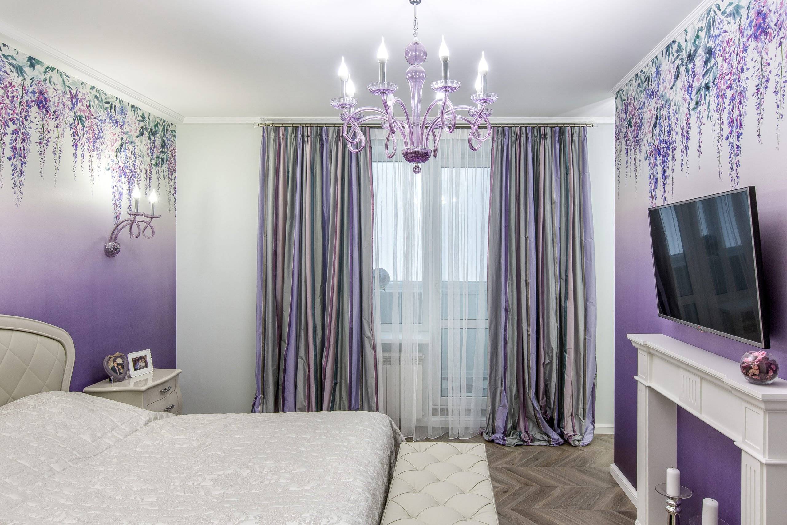 Фото фиолетовых штор в интерьере спальни