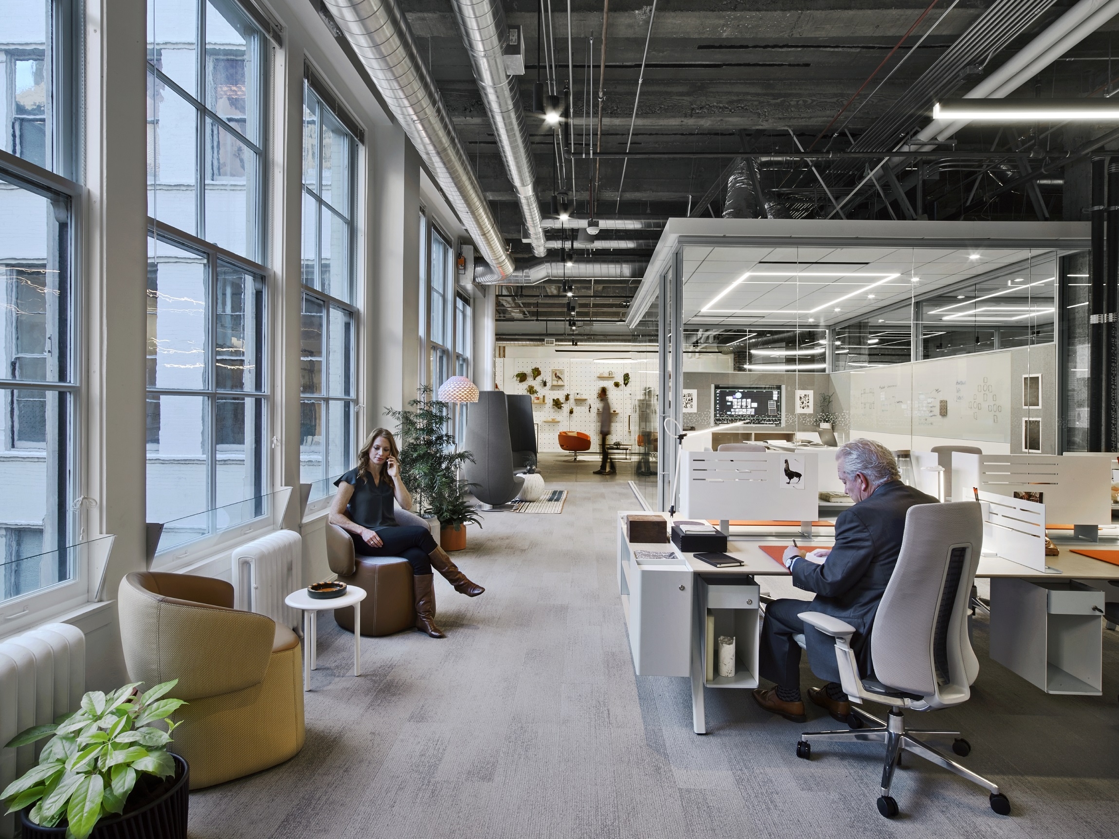 Что такое офис в стиле open space и как подобрать для него мебель?