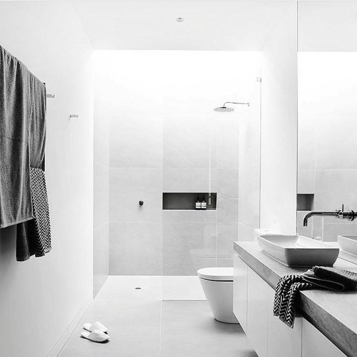Минимализм в ванной комнате: 45 фото и идеи дизайна