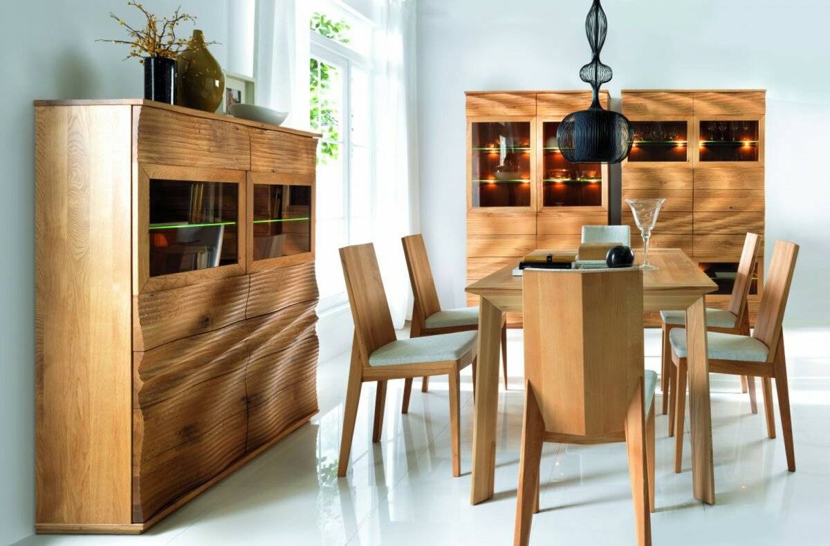 Какой мебелью лучше обставить деревянный дом?