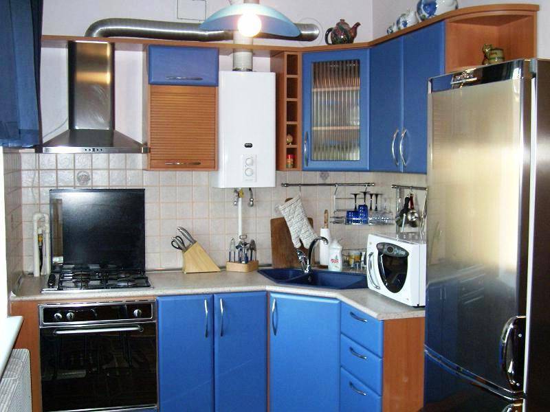 Кухня в хрущевке с газовой колонкой: ремонт и планировка интерьера