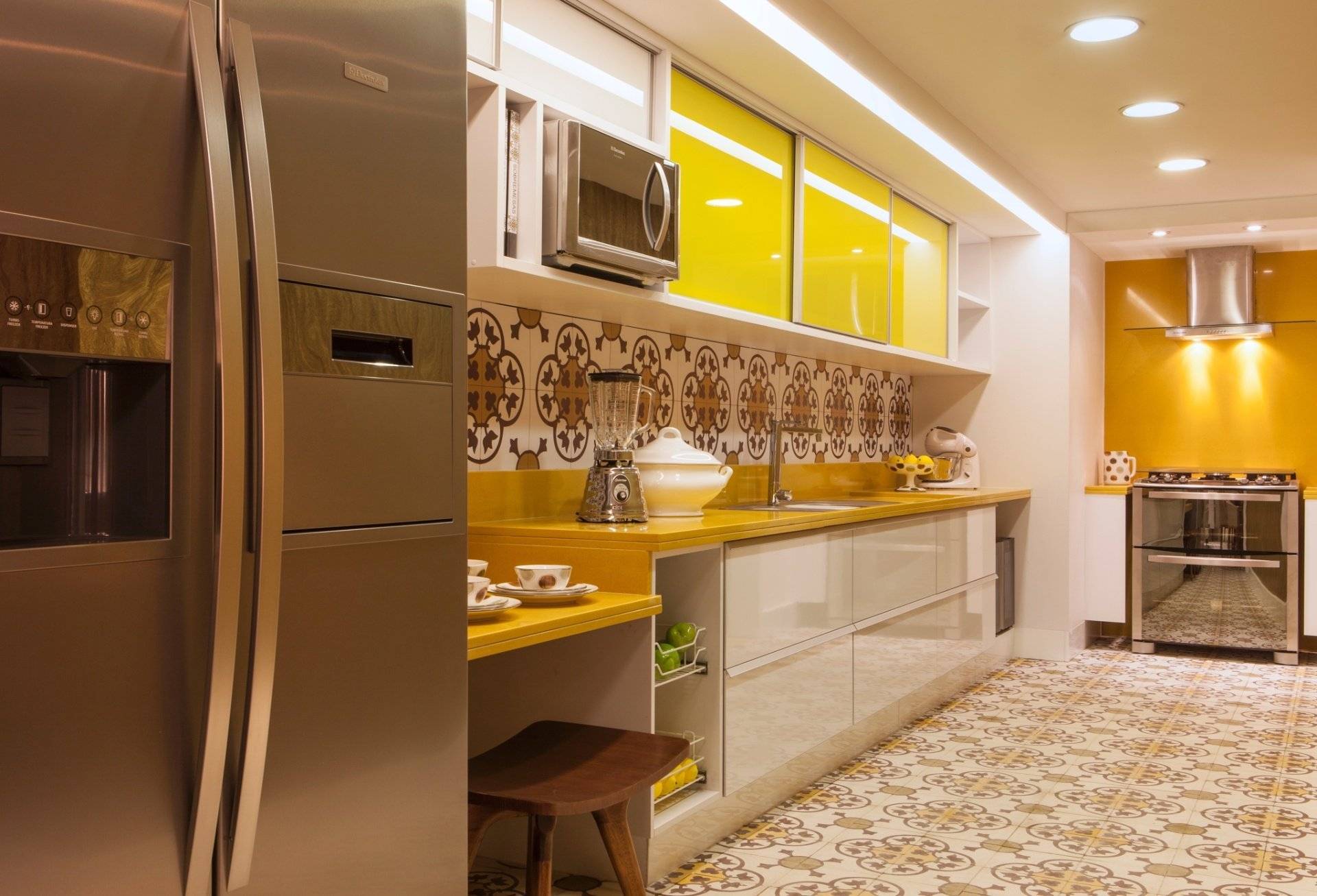 Как использовать золотой цвет в интерьере кухни?