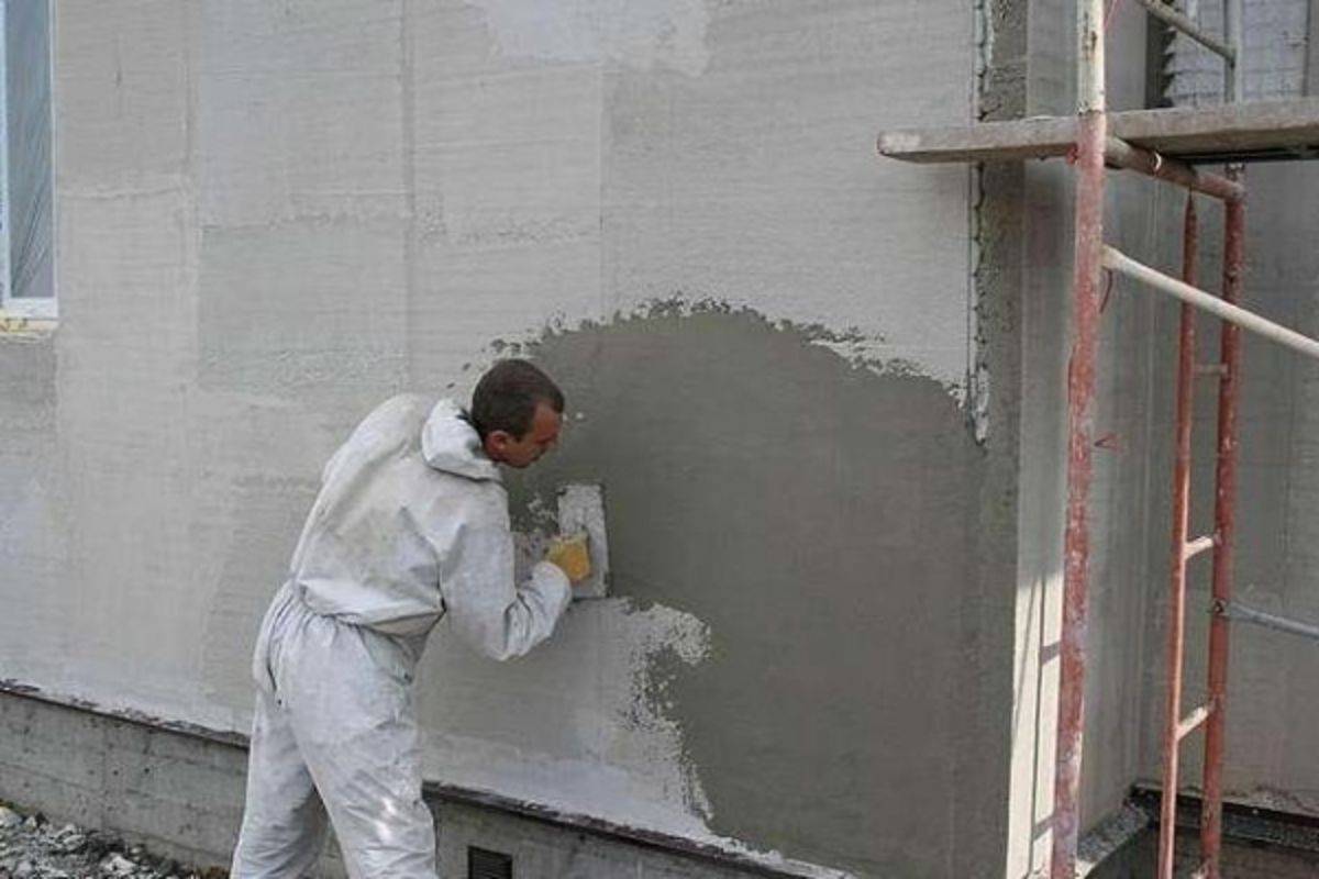 Можно штукатурить без отопления. Кнауф теплоизоляционная штукатурка. Цементно-известковая штукатурка фасада сетка. Штукатурка наружных стен. Оштукатуривание фасада.