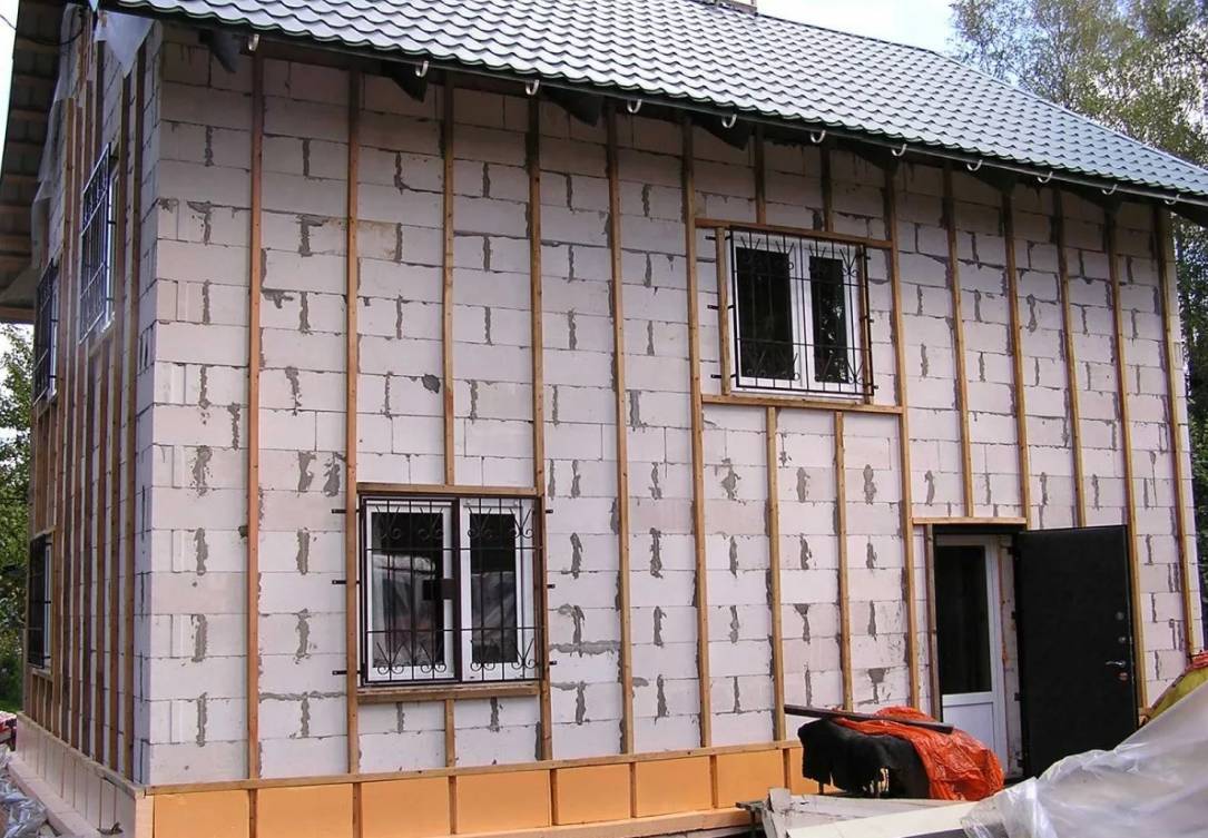 Как утеплить деревянный дом изнутри и снаружи?