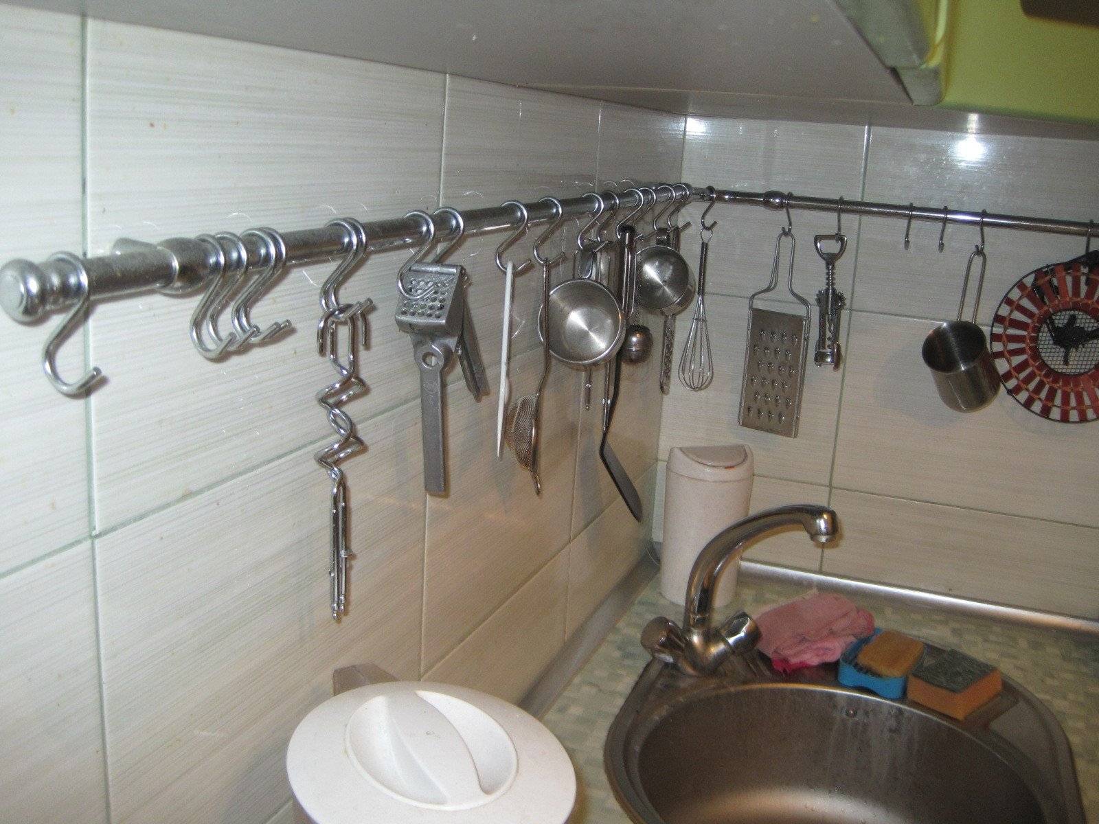 Установка рейлингов на кухне: виды, стиль, предназначение, инструкция по монтажу, рекомендации