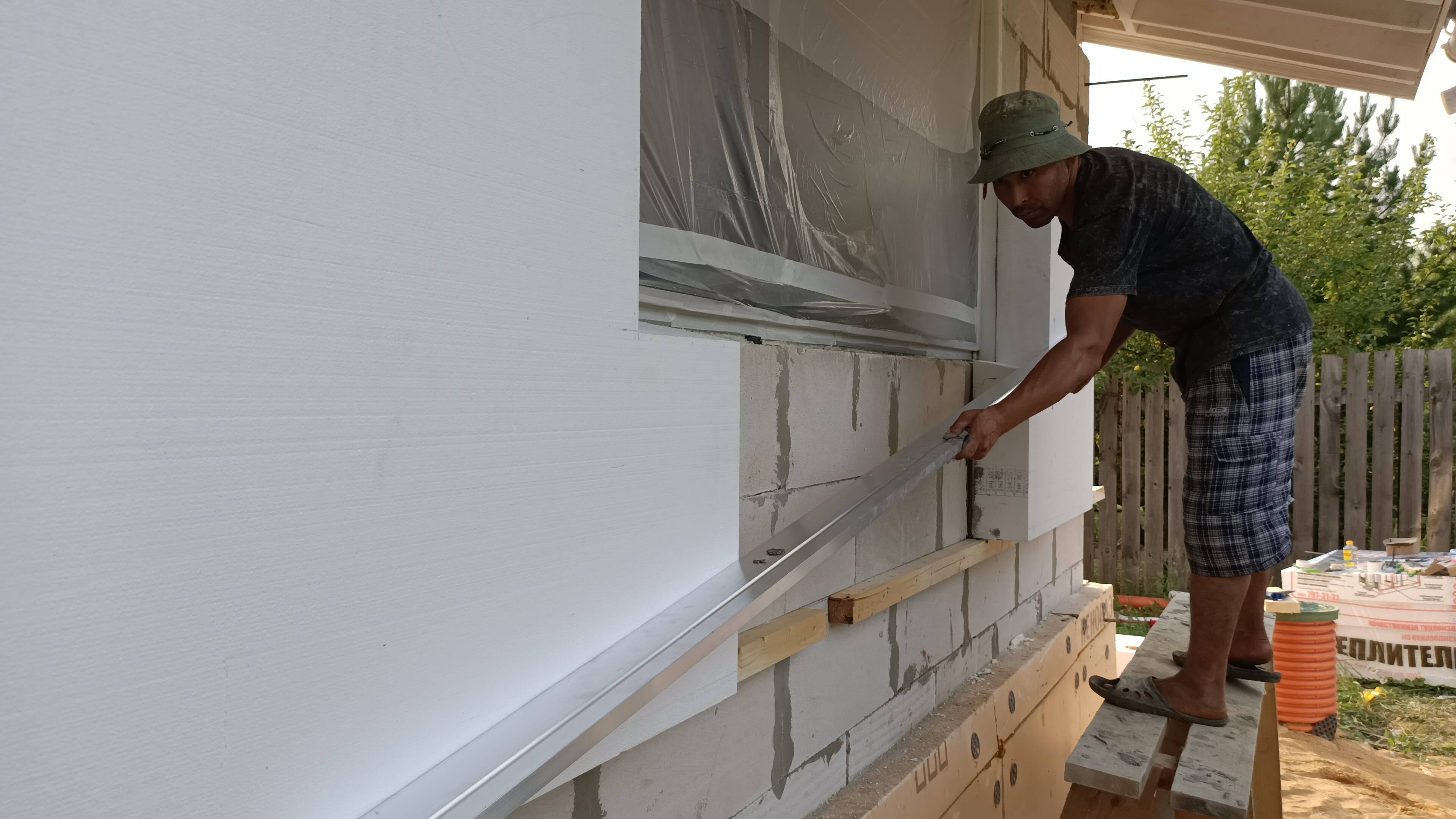 Утепление фасада дома пенопластом - видео, инструкция