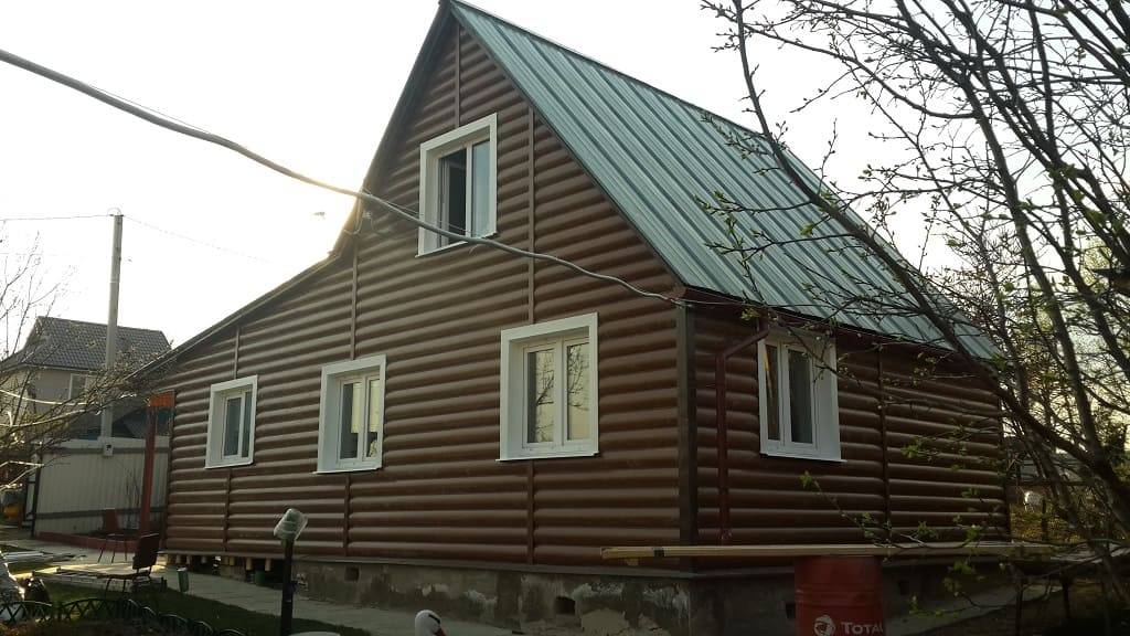 Обшивка дома сайдингом