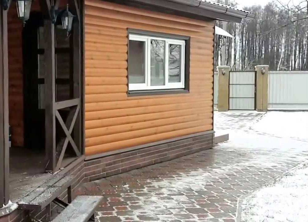 Дом, обшитый блок хаусом - фото