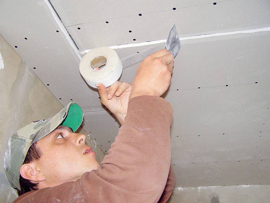 Как выполнить шпаклевку потолка из гипсокартона своими руками под покраску