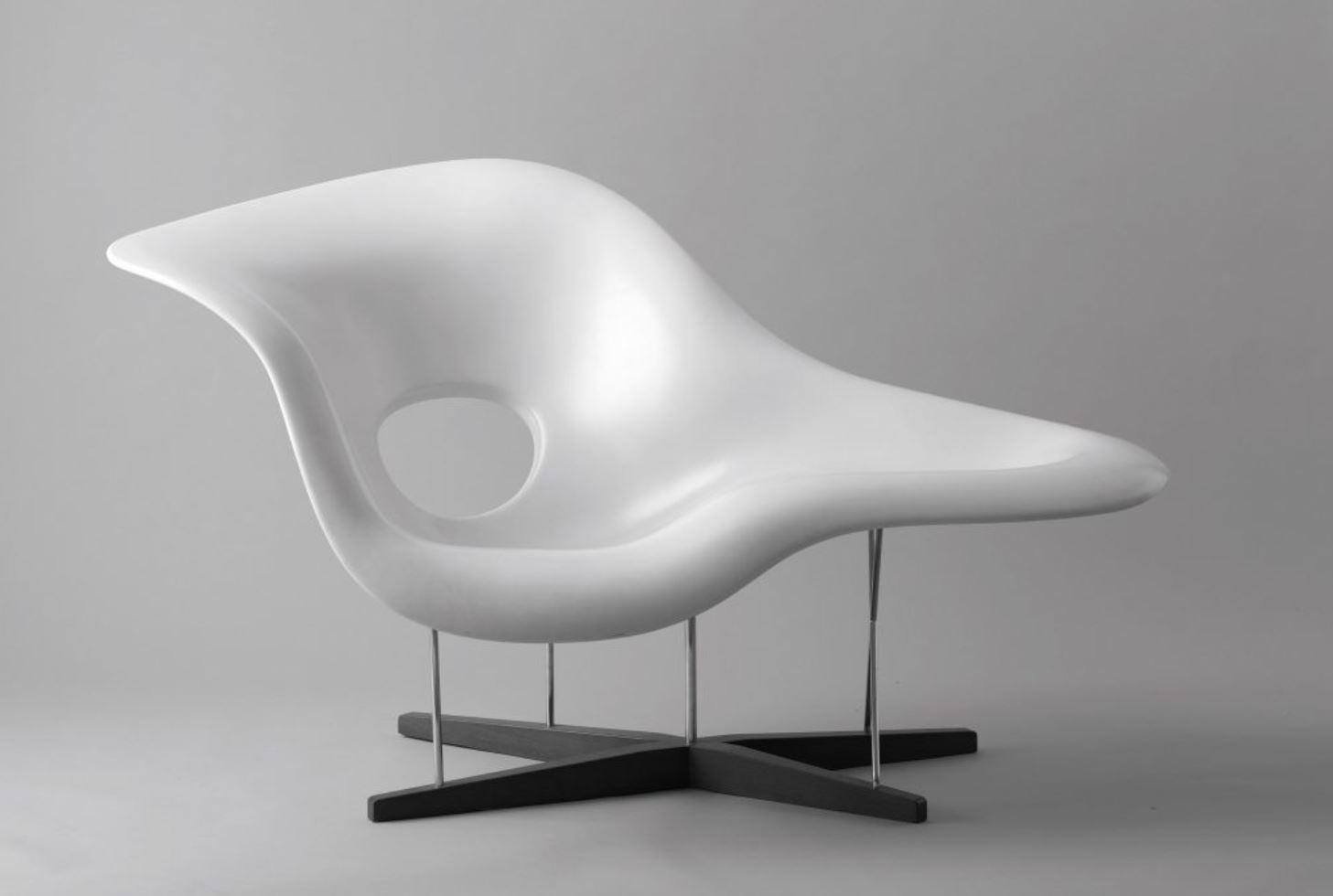 Дизайнерские стулья La Chaise Lounge: скульптура, воплощенная в мебели