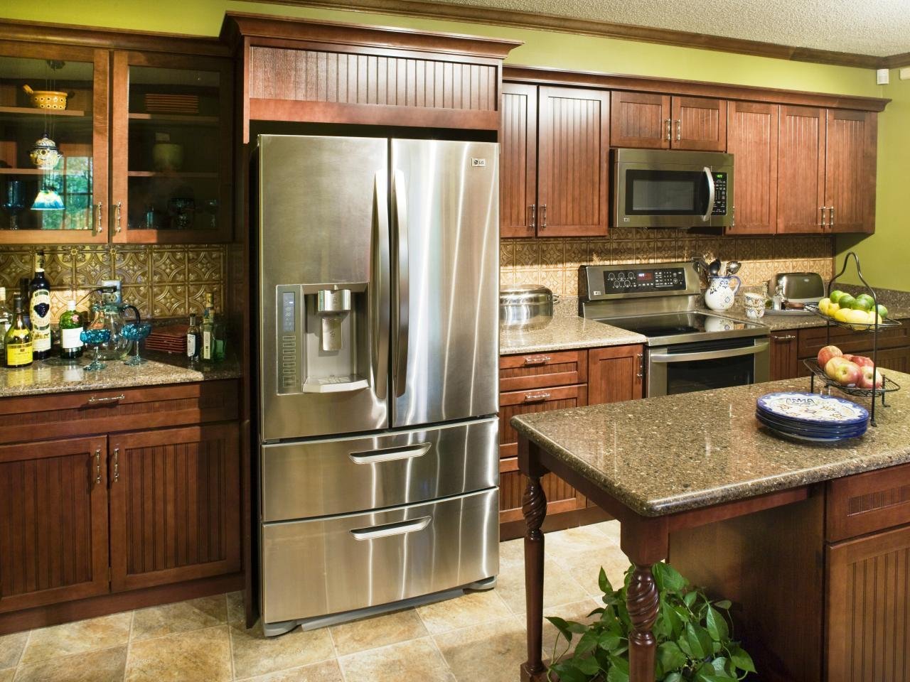 кухня с двумя холодильниками дизайн