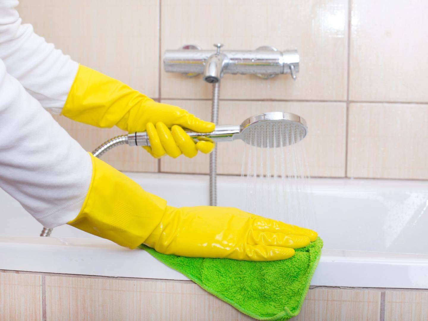 Советы опытных хозяек, как очистить ванну до бела домашними средствами