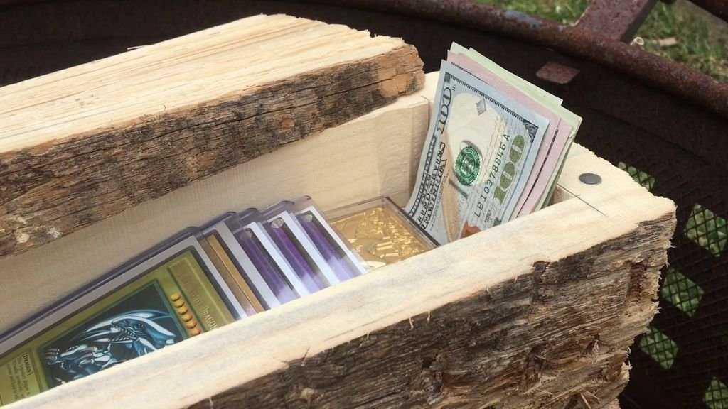 Куда в квартире прятать деньги: 12 хитрых тайников