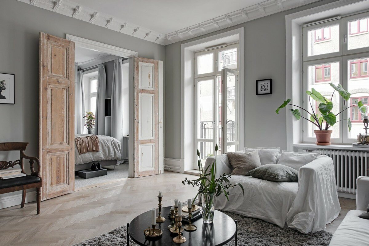 Двери в скандинавском стиле: виды, цвет, дизайн и декор, выбор фурнитуры
