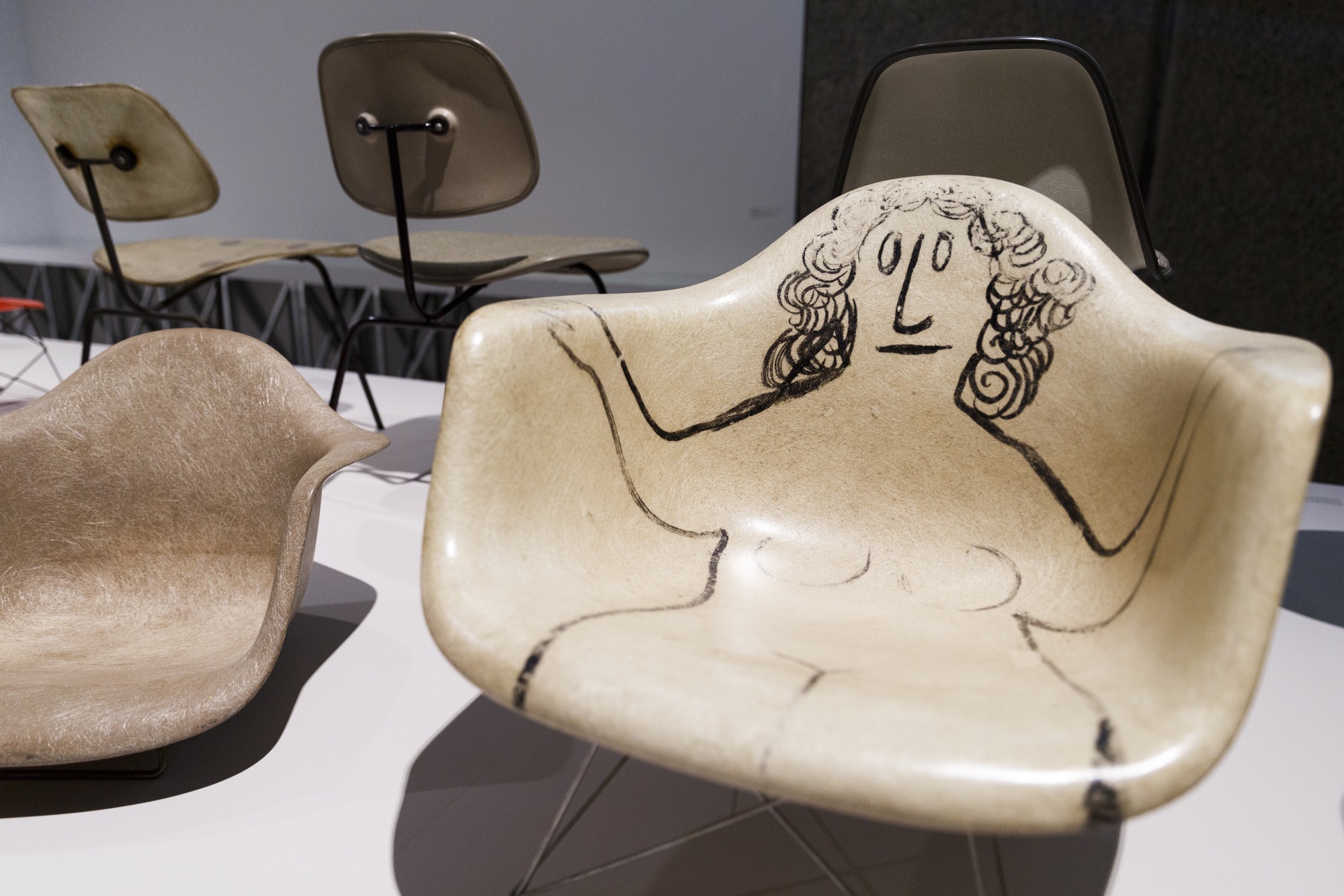 Billy wilder chaise lounge by charles and ray eames