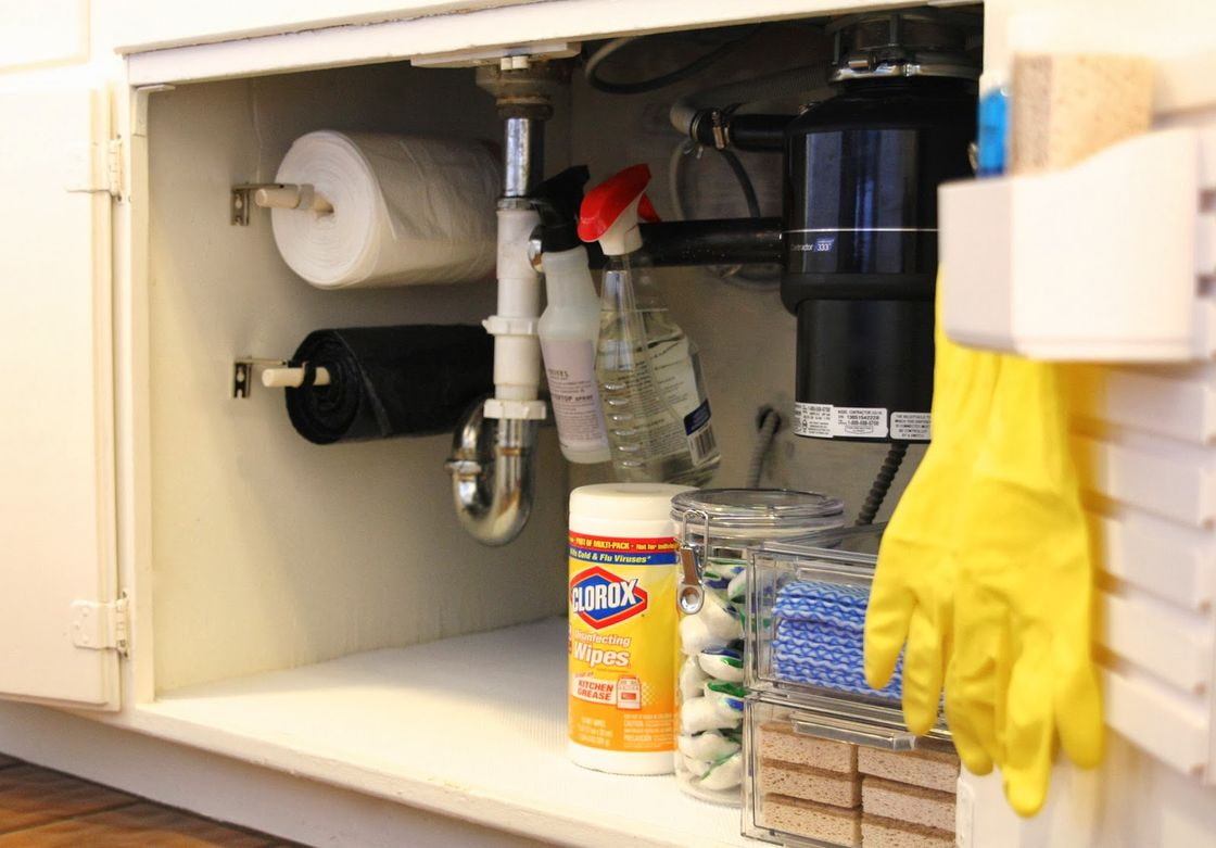 Как рационально организовать пространство под раковиной на кухне?