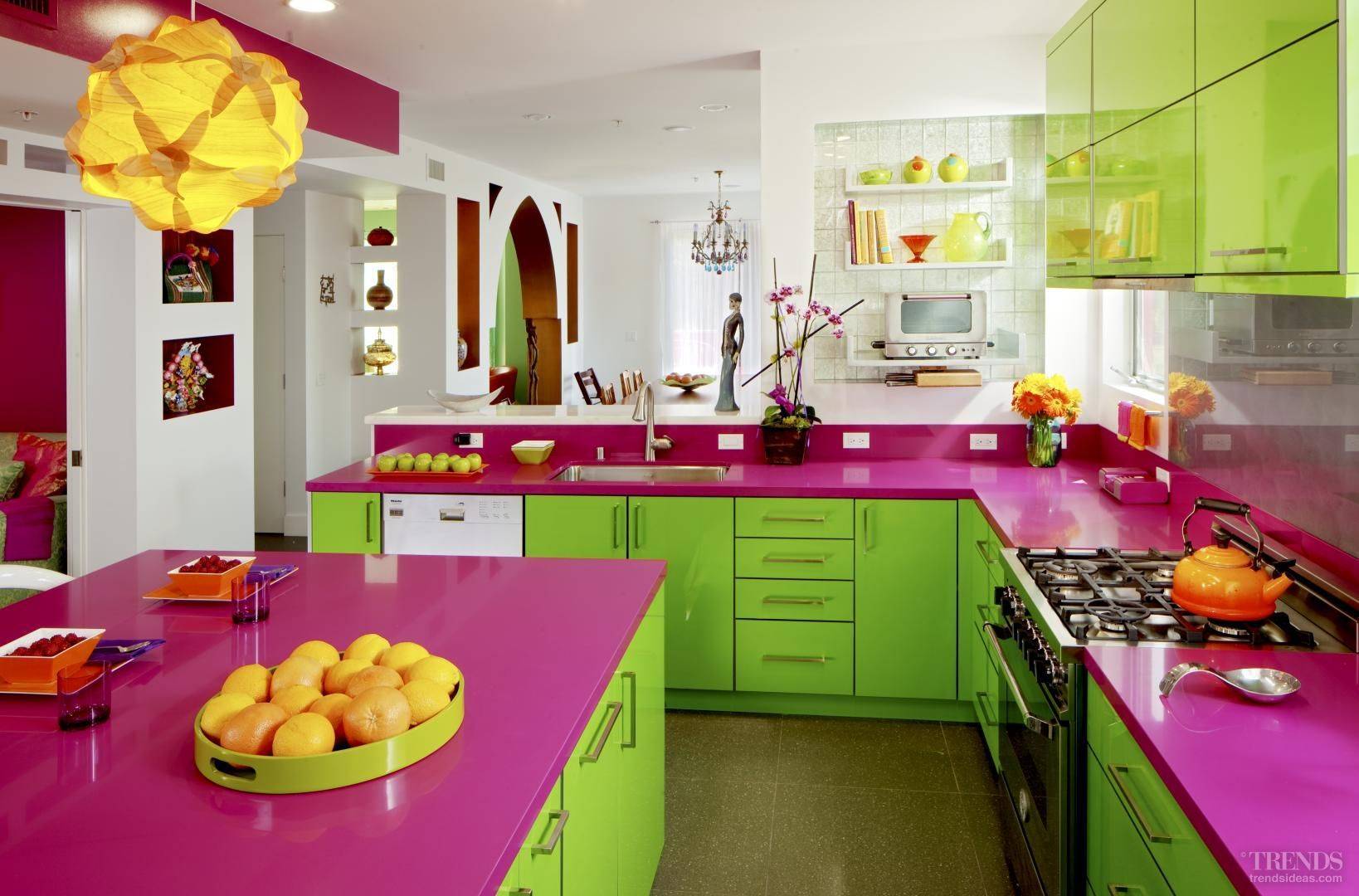 Желто зеленая кухня. Красивая яркая кухня. Кухни разных цветов. Яркая современная кухня. Яркий кухонный гарнитур.