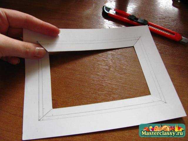 Как сделать рамку для картин из потолочного плинтуса
